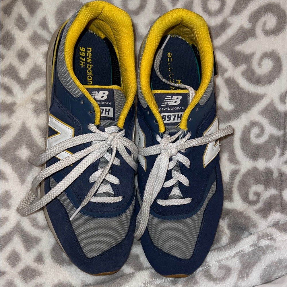 Men’s New Balance 997H Navy & Gray Sneakers with Yellow Trim - 10.5